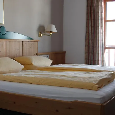 Alpen Zell Am Aparthotel *